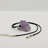 Аметист 3-5 см, необработанный, с подвеской (вощёная нить), Бразилия [Фиолетовый потенциал], сила влияния 8-10 1674